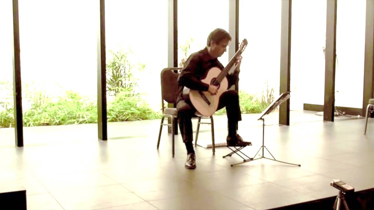 Luciano Berio Sequenza XI, Guitar: Yannis Petridis