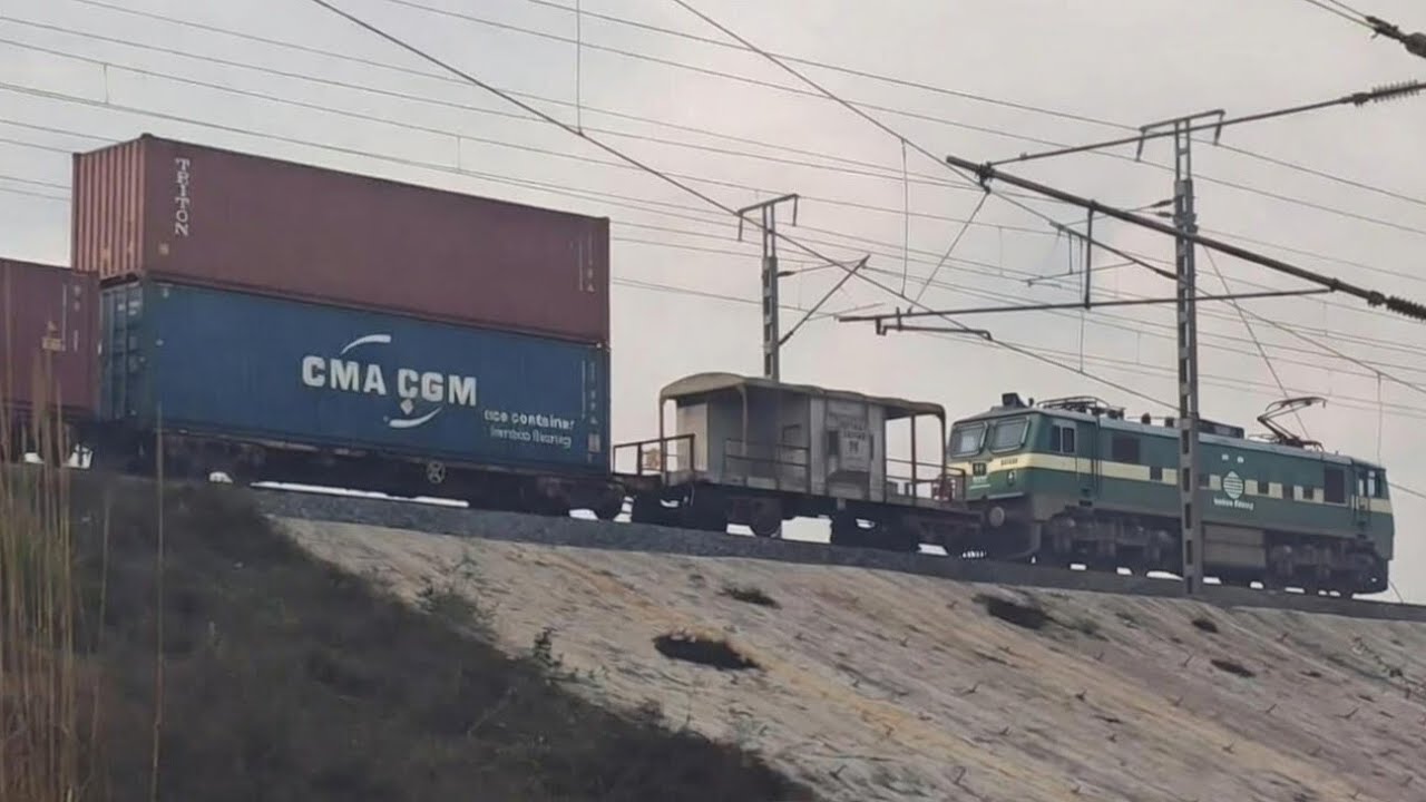 Double-stack container trains || DFC WAG9 POWERFUL ELECTRIC ENGINE 🚂-GOODS TRAIN INDIAN RAILWAY 🚂 