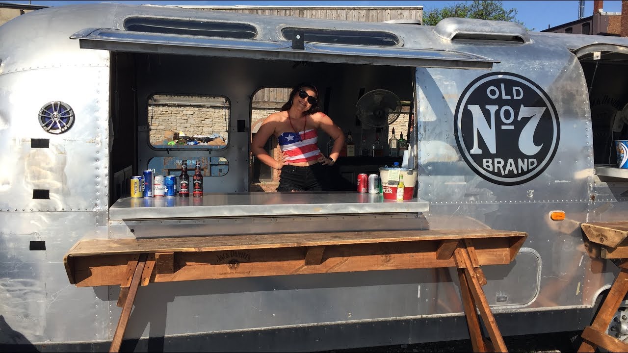 Airstream Food Trailer Jack Daniel's #7 Cute Server