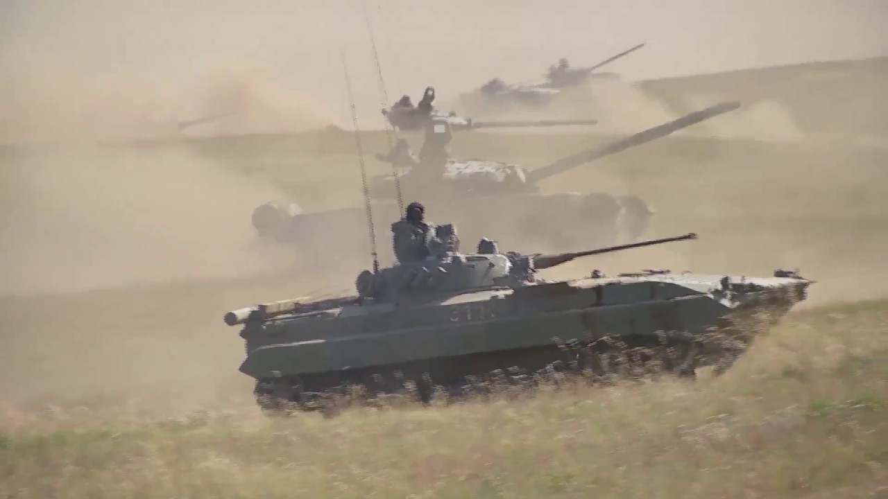 Совместные действия мотострелков и танкистов в рамках маневров &laquo;Восток-2018&raquo;