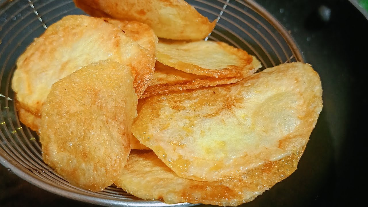 You only need Two ingredients to make potato chips at home ll #cooking #bulticookingcloud 