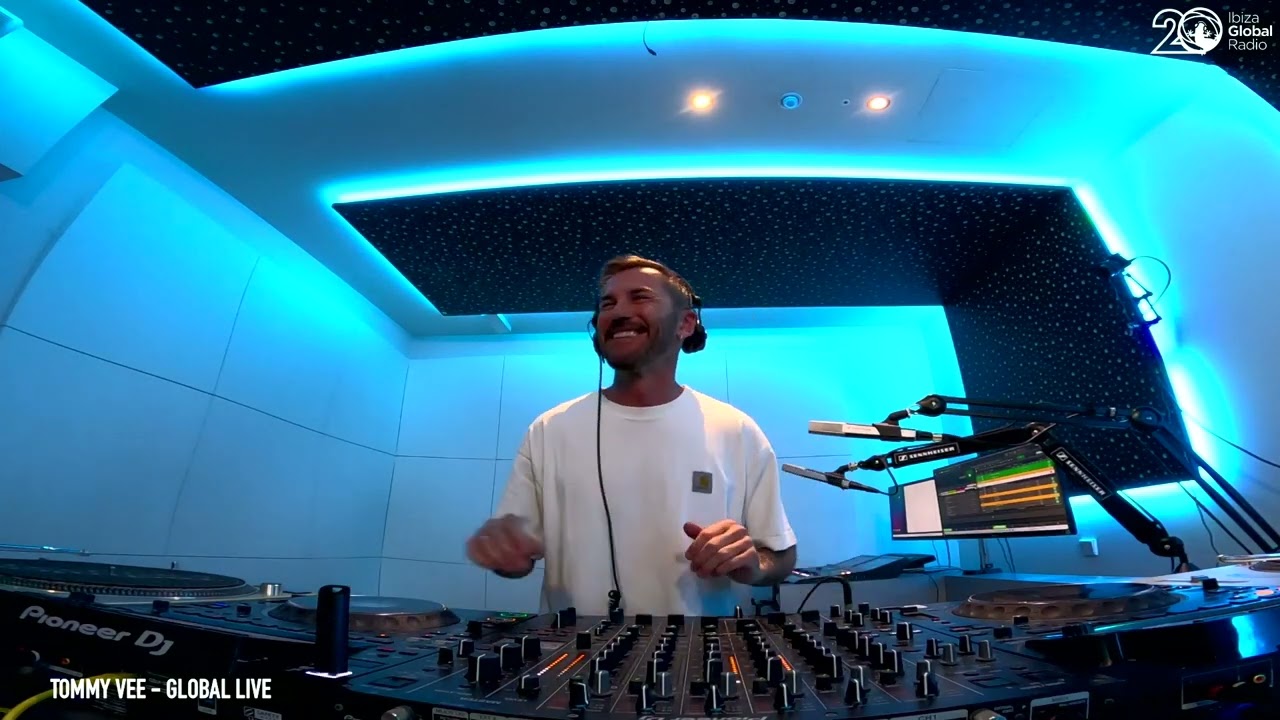 Tomy Vee - Global Live