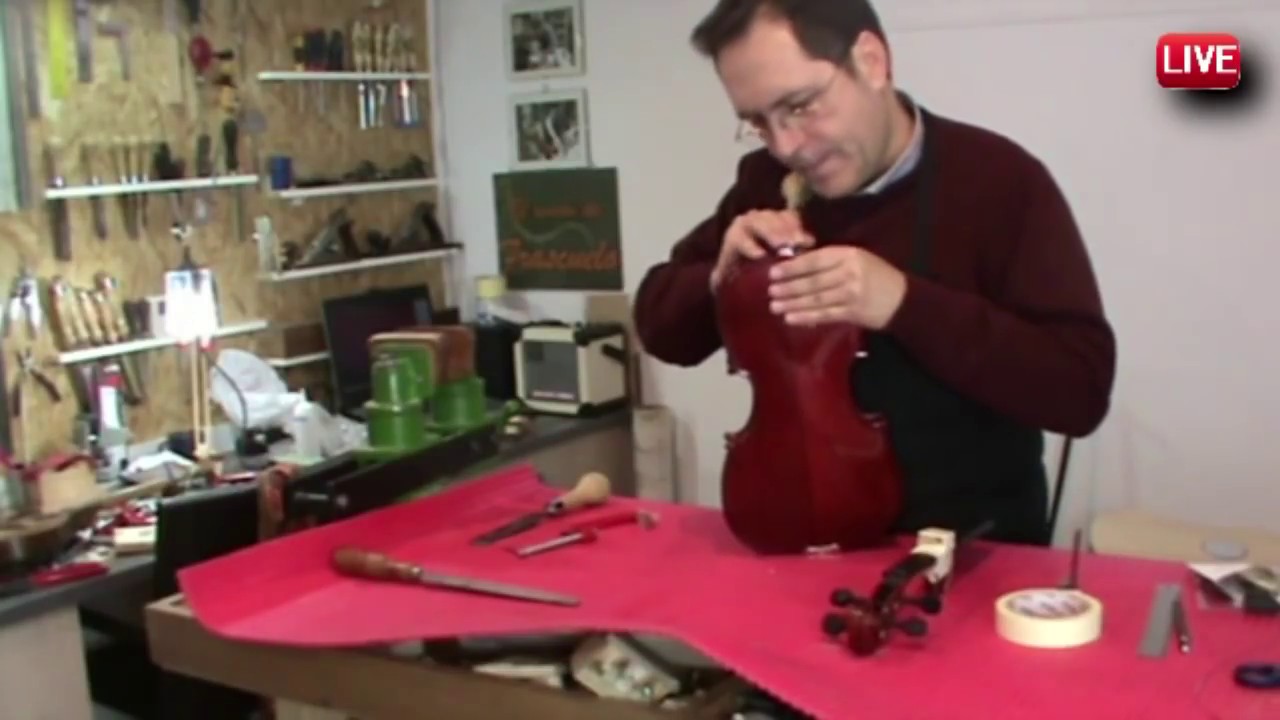 Grieta en guitarra, mastil violin, puente chelo y clavija chelo | weblive
