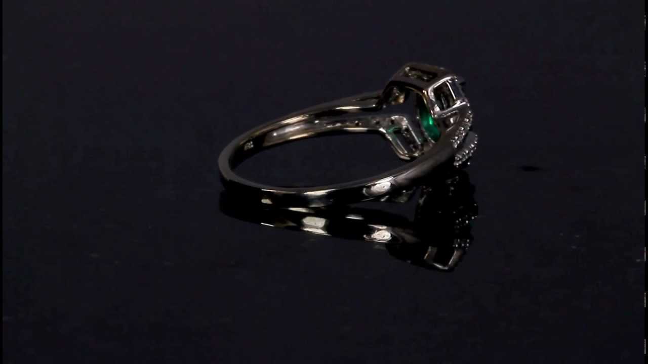 Emerald and Diamond Ring in 18K White Gold