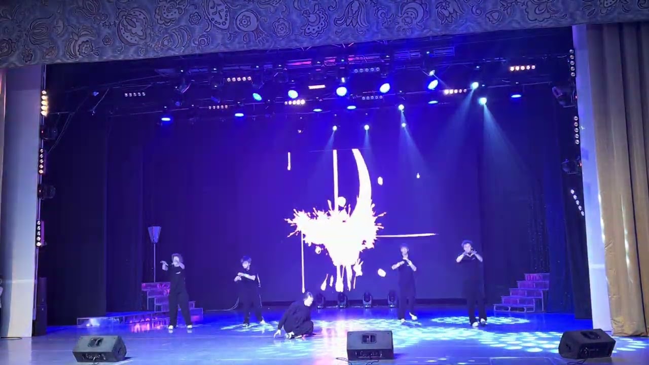 Брейк-данс. Арт-проект «NASHI».