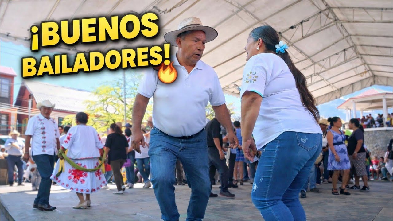 ¡SON DE LOS BUENOS! 😍🔥 Así baila esta PAREJA el Huapango en Xilitla 🇲🇽