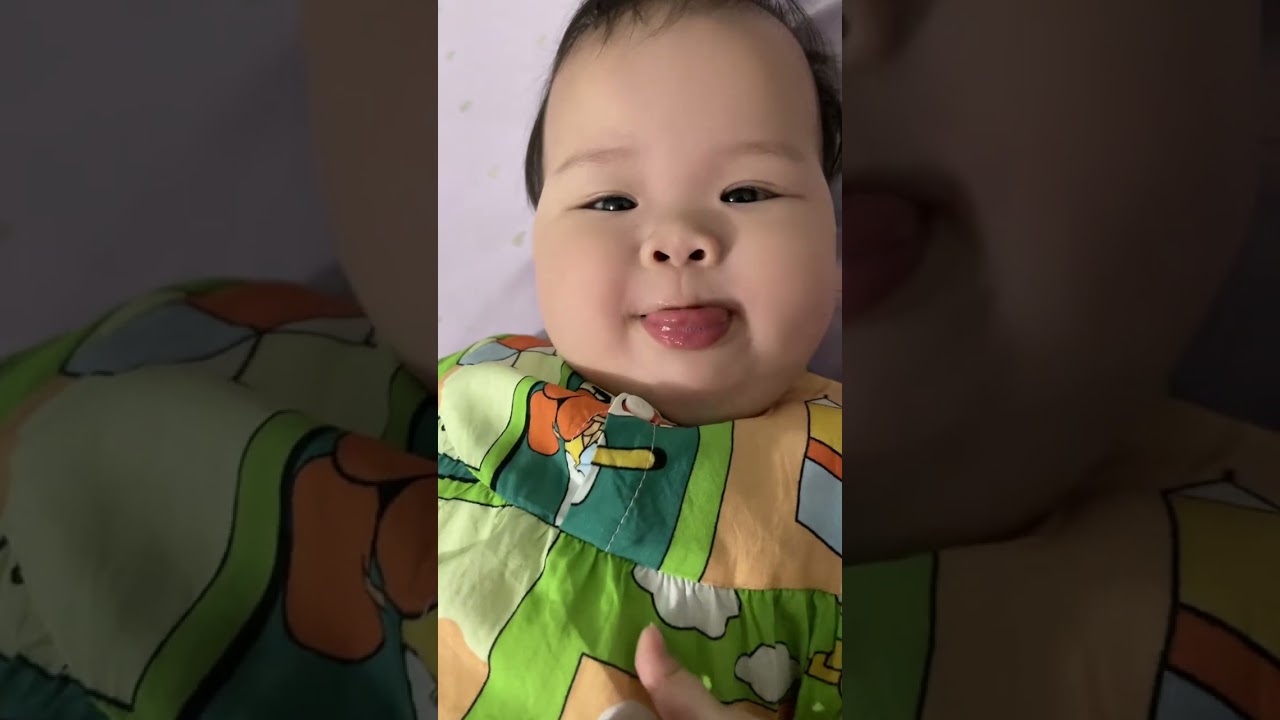 Bé thích làm mưa
