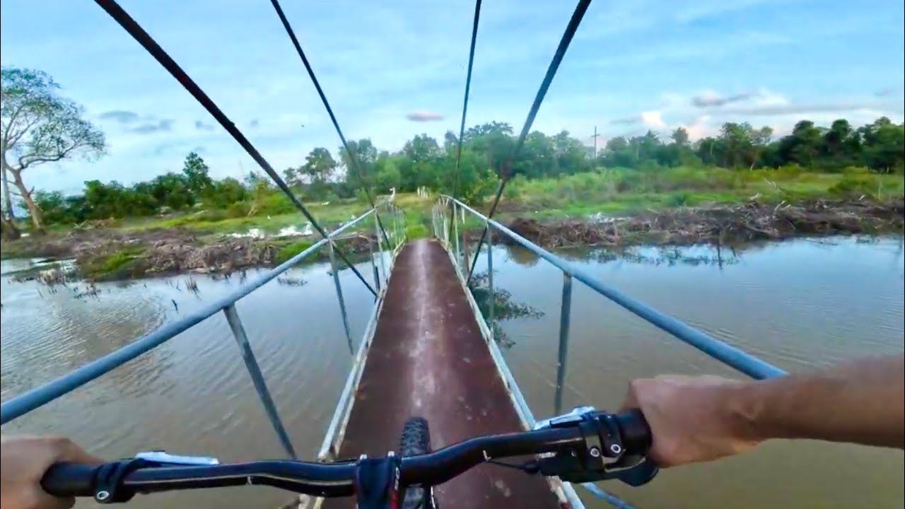 MTB : Ride to Koh Nok, wade through water, wade through mud #Giant #mtb #trail