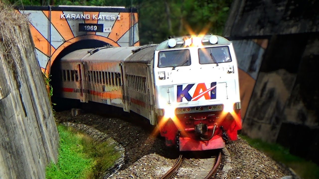 KELUAR MASUK TEROWONGAN!! || BERBURU KERETA API DI JALUR EKSOTIS MALANG - BLITAR