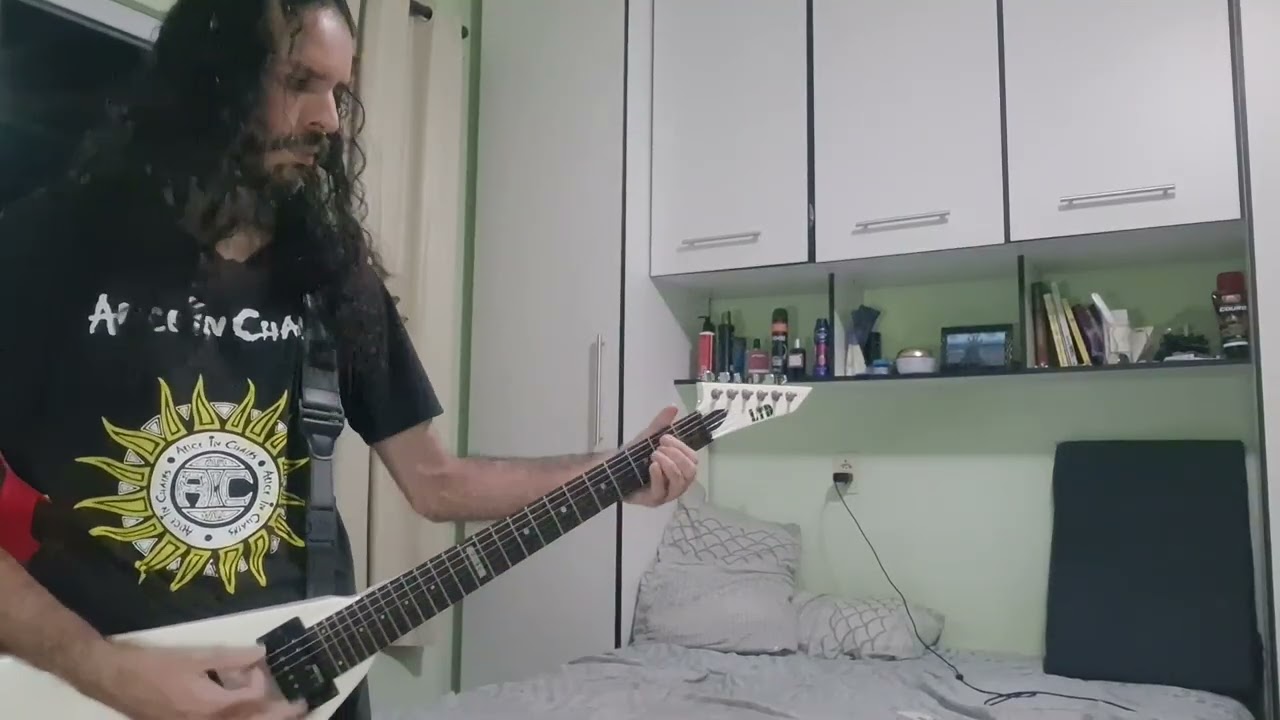 L7 - Pretend We're Dead (cover)