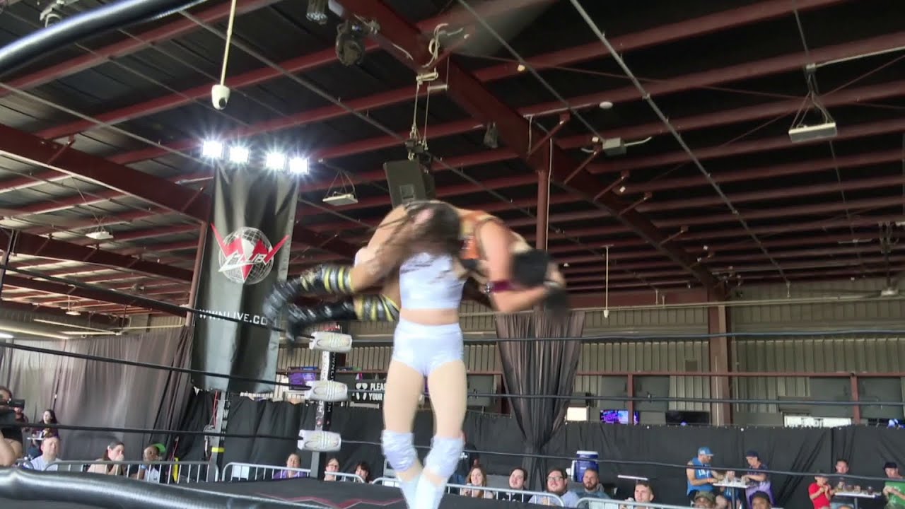 FULL MATCH! SHINE 76: Sofia Castillo vs  Bella Snow