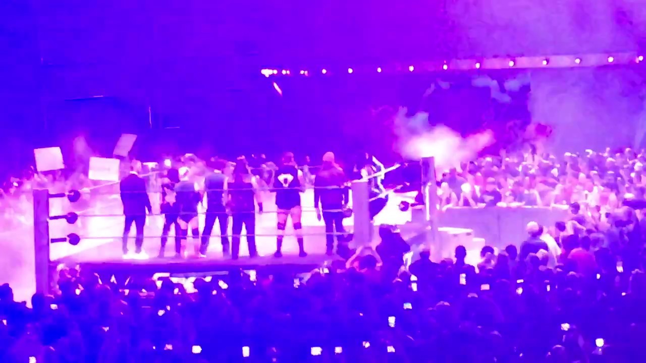 UNDERTAKER RETURNS TO SMACKDOWN LIVE!!!