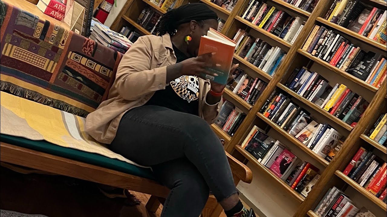 Why Indie Bookstores Feel Different 📚