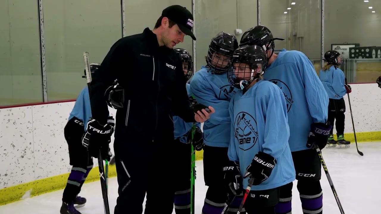 THE Development Camp NHL er Eriah Hayes, Power Skating Coach Katy Jo, & Pro Skills Coach Danny Heath