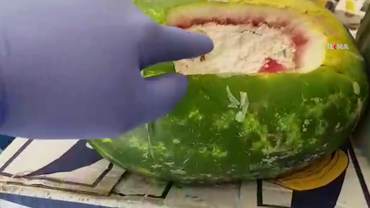 Karpuzların içerisine gizlenmiş 65 kilo eroin ele geçirildi