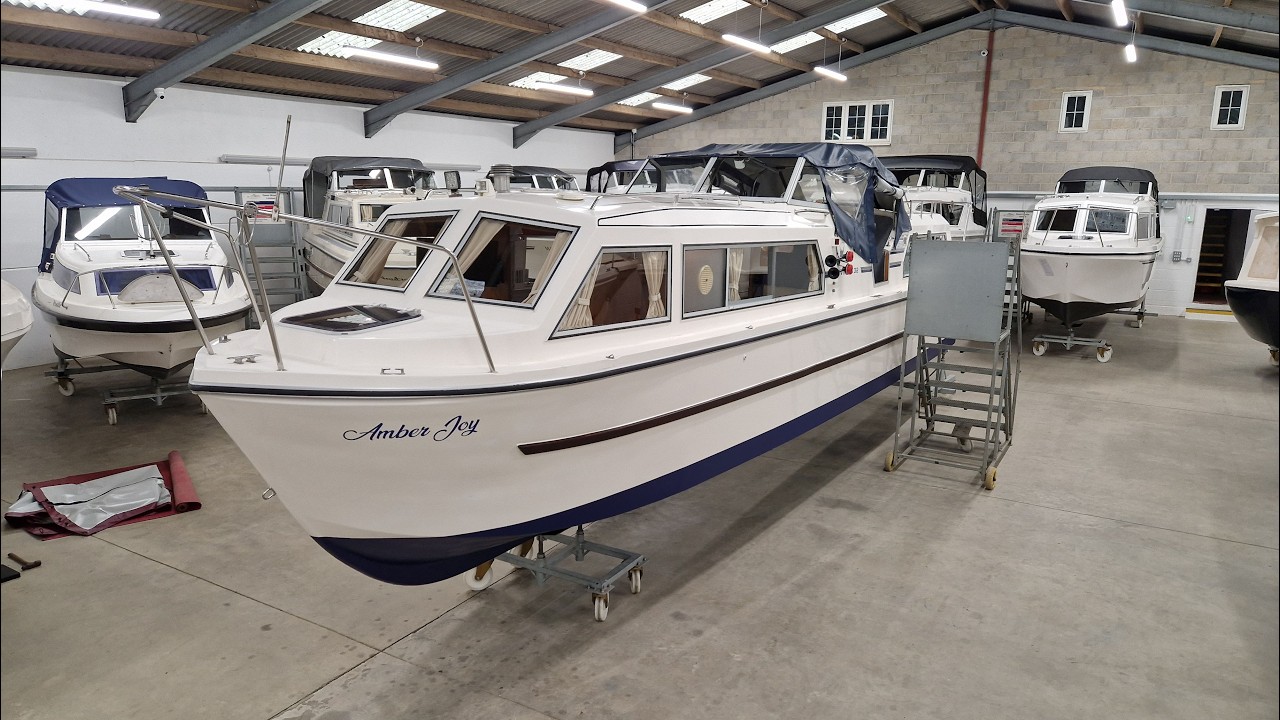 For Sale Viking 32 Narrow Beam Cruiser Built 1995 called Amber Joy