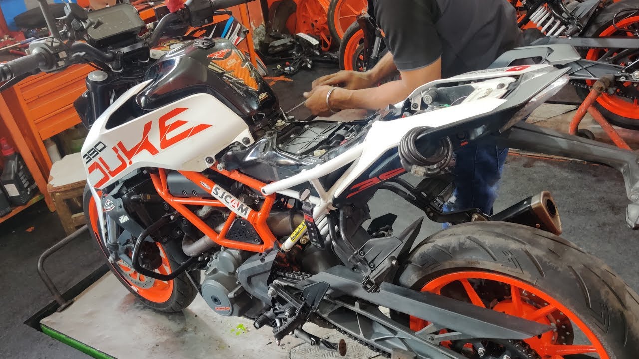 Duke 390 Big service after 9000 KM | Swiching back to Motul | What is the service cost????