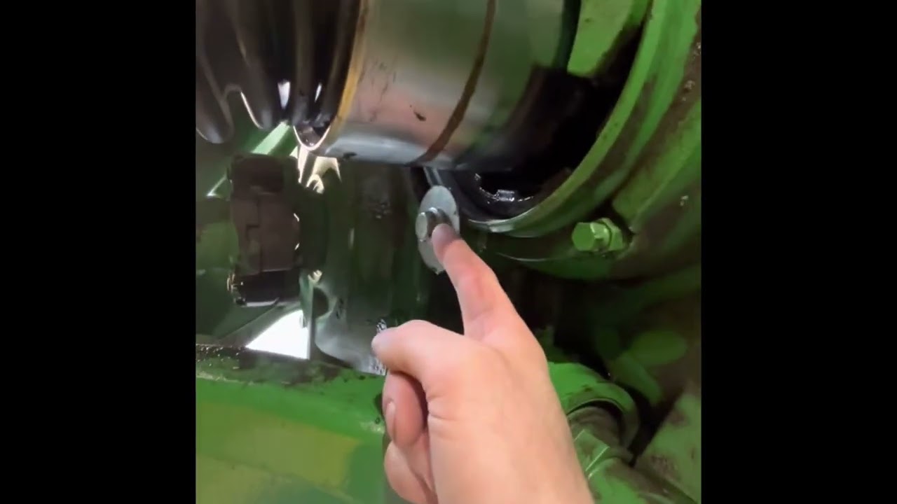 John Deere 8345R ILS steering leak