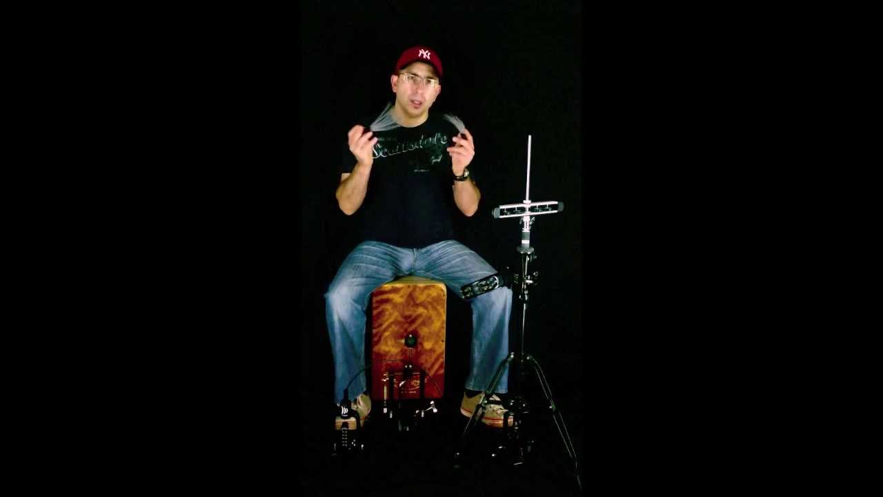 Cajon: mit Jazz-Besen & Cajon-Pedal groovige Beats spielen. Lernvideo mit Andre Coluccelli