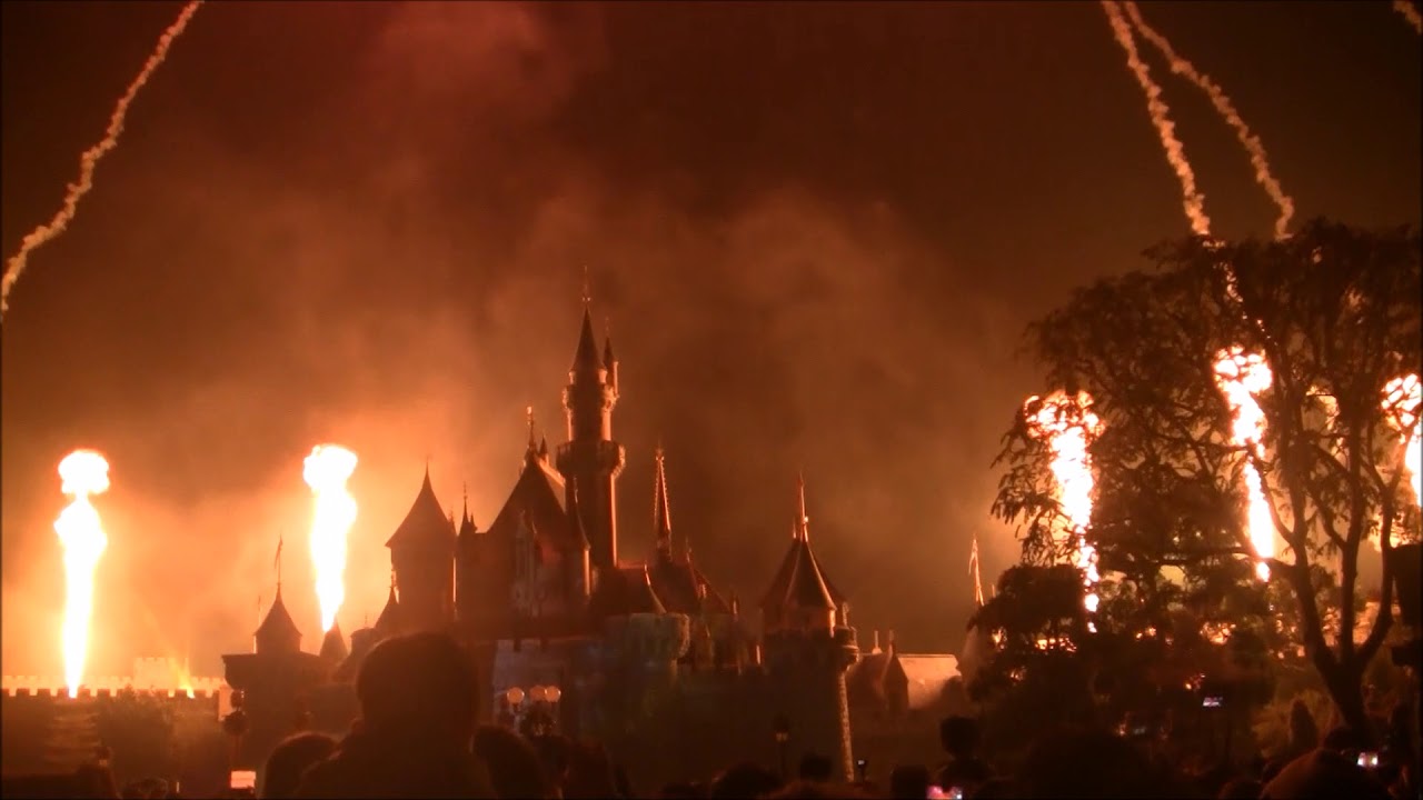 Disney in the Stars Fireworks OUR LAST experience Hong Kong Disneyland (Dec 23rd, 2017)