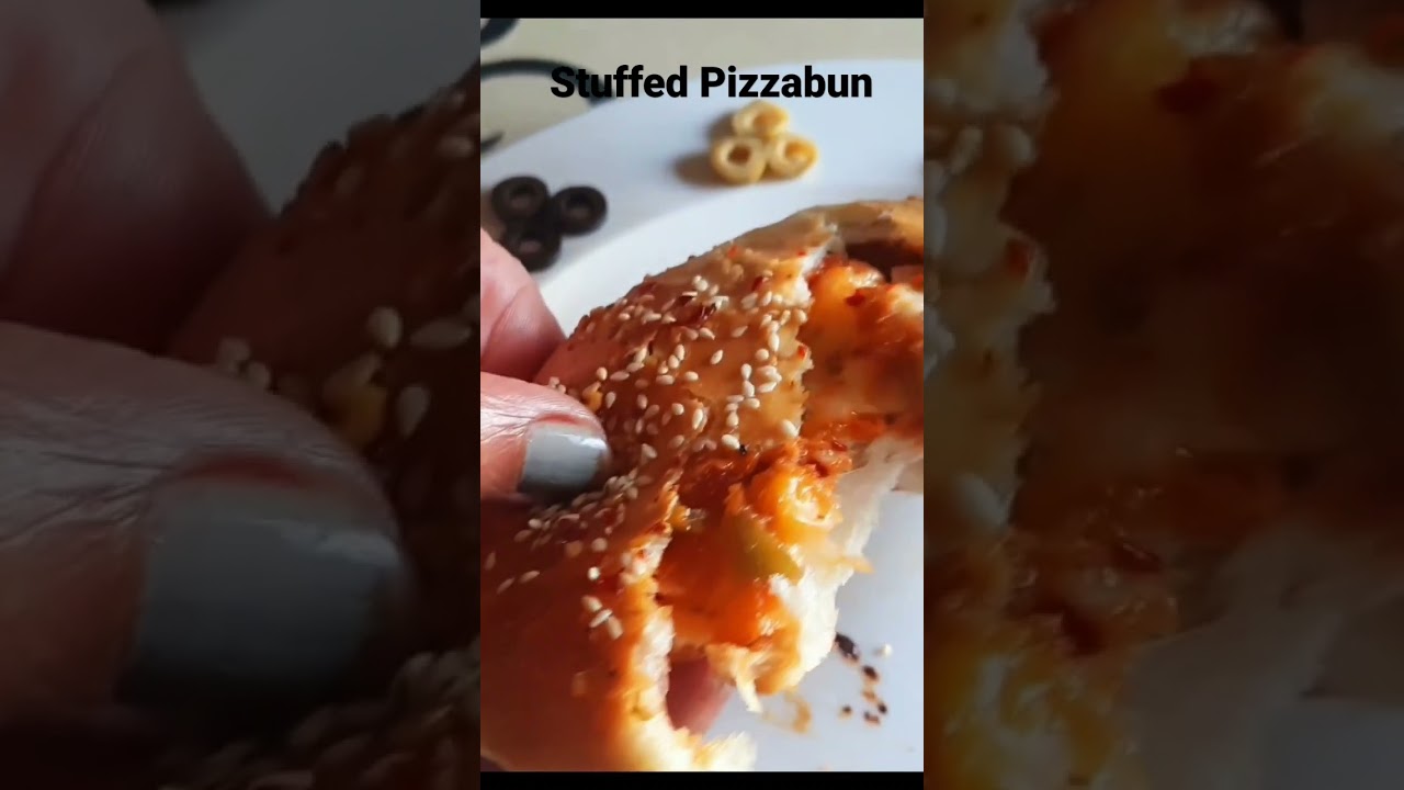#Pizza Bun 🍕. Stuffed with cheese and veggies.Pizza bomb Bun 🍕. #Shorts Pizza Bun. Ritu Girhotra.