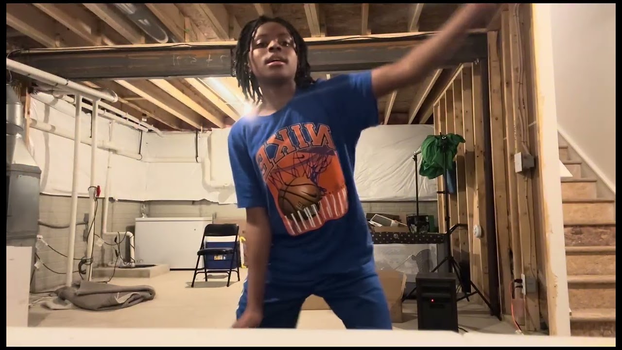 DOING MINI HOOP DUNKS