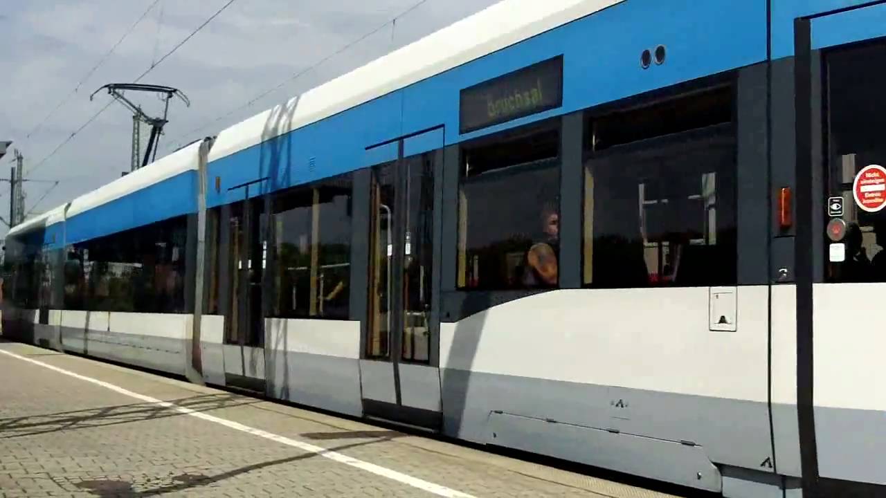Saarbahn zu Gast in Karlsruhe Hbf