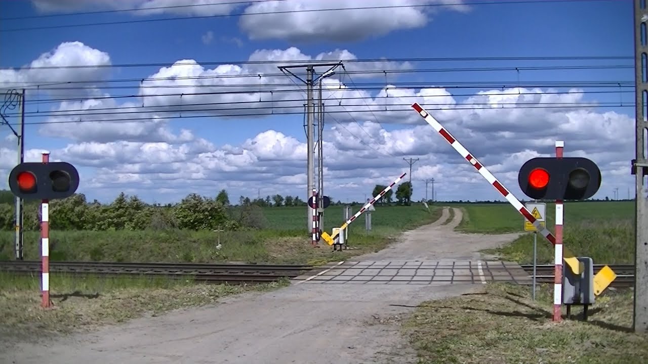 Spoorwegovergang Gajec (PL) // Railroad crossing // Przejazd kolejowy