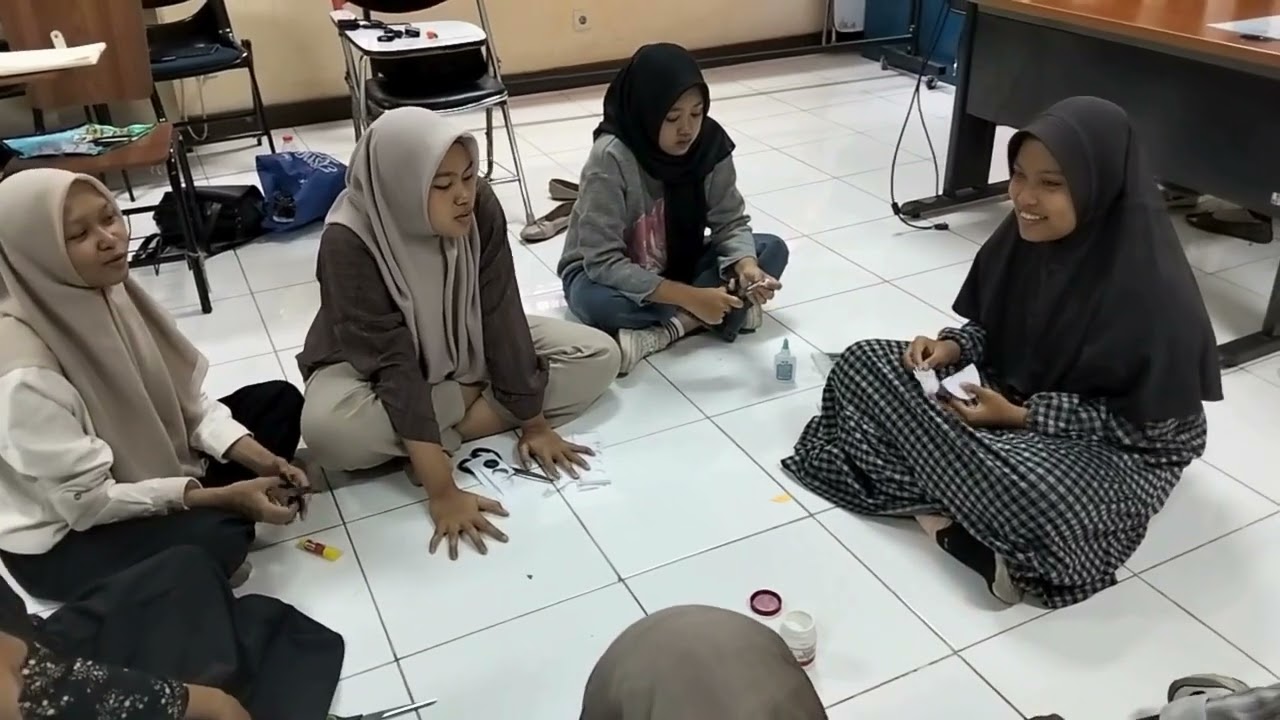 Video 3 - Fitriah Cahya Aulia Rachma - MK Microtheaching -  PGPAUD UNESA