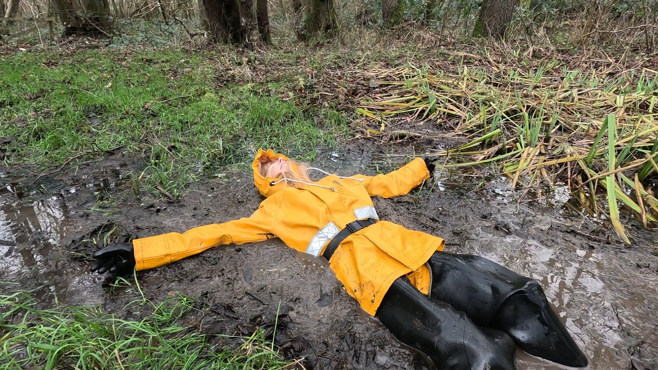 Video 121 - Bog Standard - Taster (PVC rain suit, waders,  gauntlets, jodhpurs, rubber boots & mud)