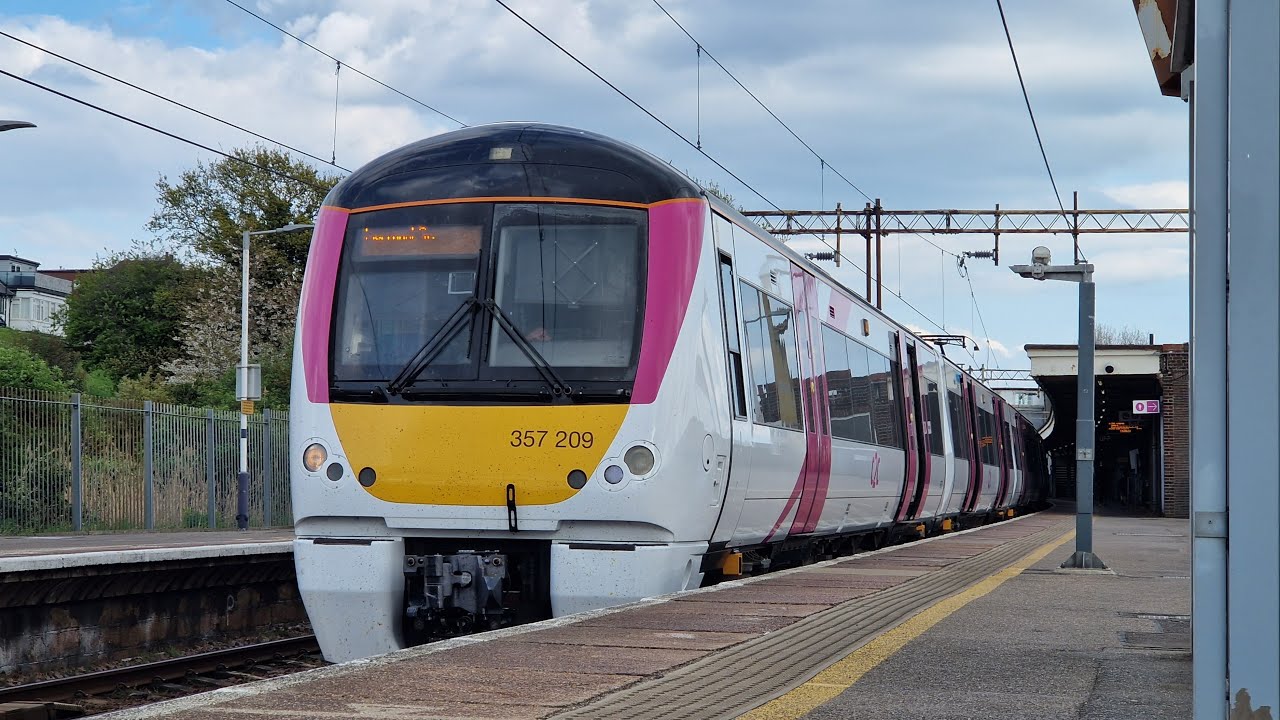 Re-liveried C2C Class 357 at Chalkwell