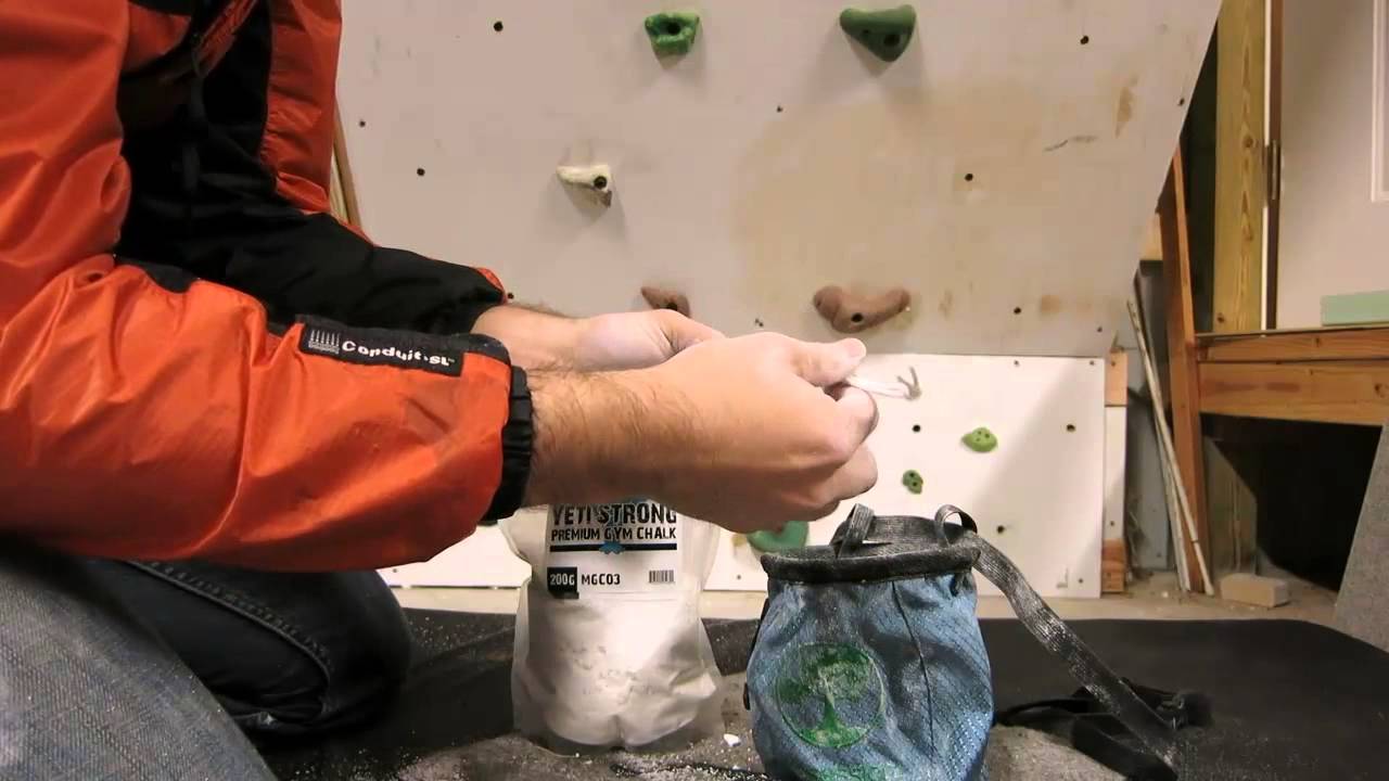 How to Use Gym Chalk - Different Types of Climbing Chalk - Best Chalk for Weight Lifting