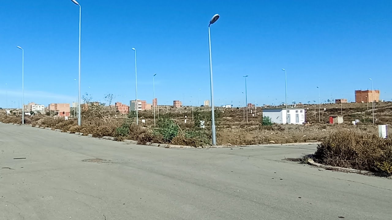ارض رائعة🌳جدا للبيع في تجزئة البحيرة بجوج واجهات وكاينة الخصة دلبني الصراحة موقع غزال0703640826طنجة👍