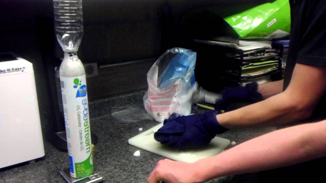 Refilling SodaStream Co2 Tanks for $1 At Home using Dry Ice