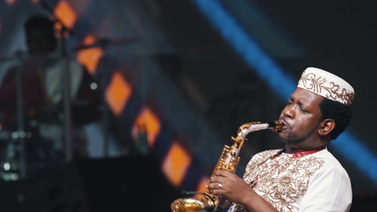 BEEJAY SAX HIGHLIFE PRAISE MEDLEY - 2025 LATEST AFRICAN PRAISE MEDLEY