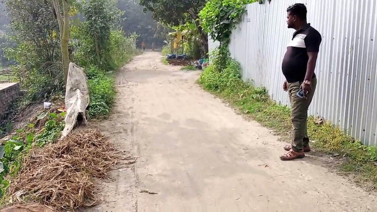 ভেংগা মার্কেট এলাকায় রাস্তার সাথে বাউন্ডারি করা বাড়ির ৬ শতাংশ প্লট বিক্রয় সিংগাইর ফোনঃ ০১৩২৮৩৬৬৭১৬ 