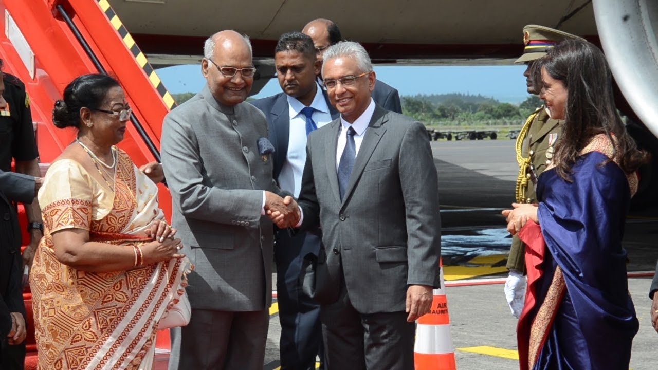 [12-Mars] Le président indien reçu avec les honneurs à l’aéroport SSR