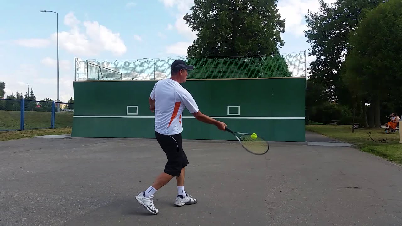 Wyjazdowy trening na ściance. Tenisowy janusz. Trening tenis ziemny. Nauka tenisa ziemnego