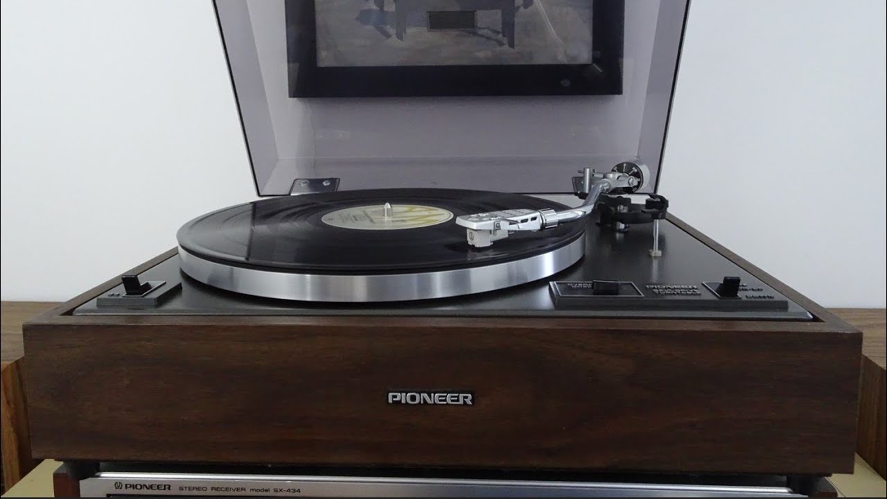 Pioneer PL-12D Vintage Turntable Demonstration Playing Supertramp - Babaji