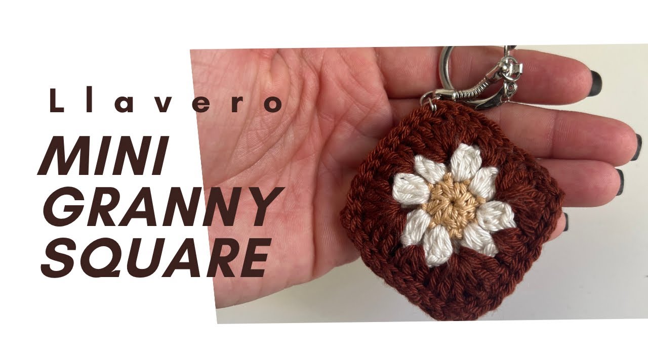 Cómo tejer un LLAVERO a partir de un mini GRANNY SQUARE a crochet | Paso a paso | Crochet Bohemio