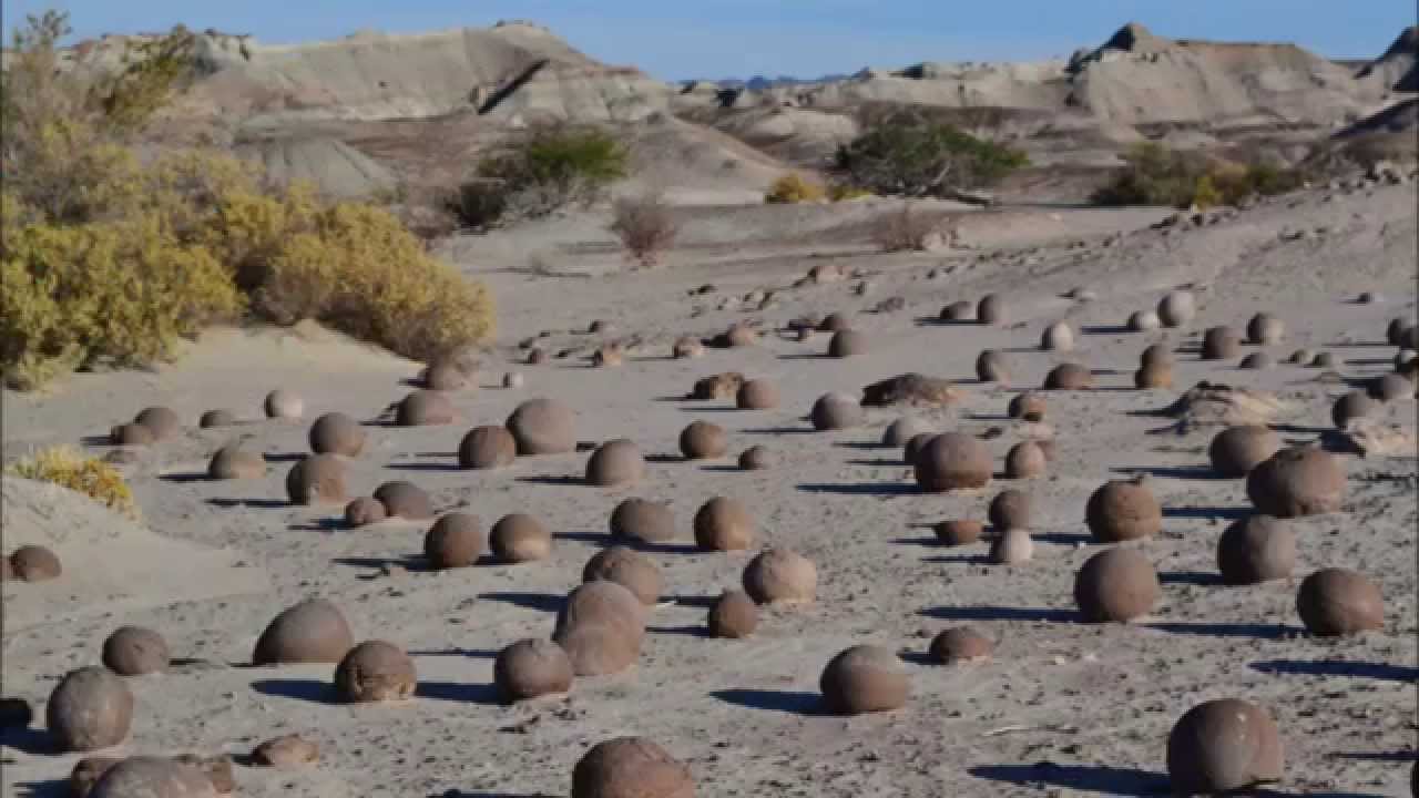 Valle de la Luna, con Luna Llena ( San Juan, Ischigualasto)