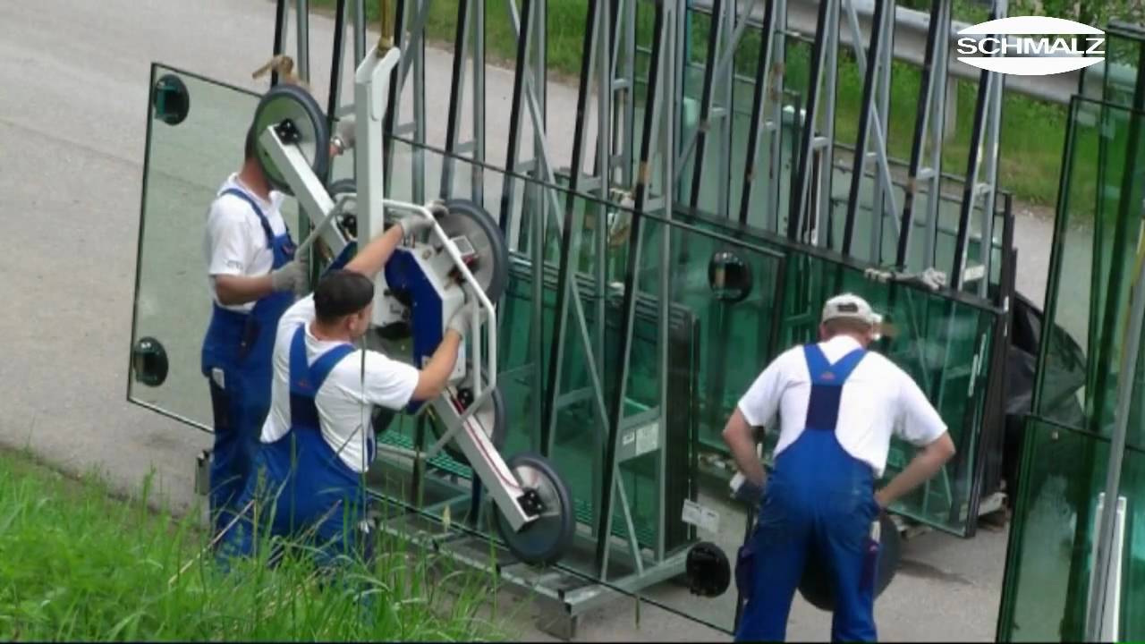 Vacuum Lifters: ergonomic handling of large glass elements in outdoor applications | Schmalz