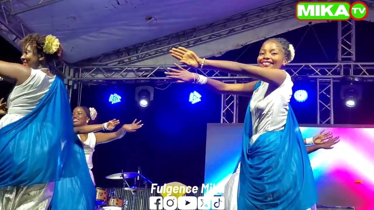 Z-VAN  Azanye bakobwa beza baravyinye birakomera🔥ku ncuro yambere kuri stage akoze amateka!
