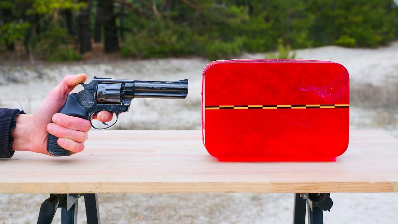 Experiment: Gun vs XXL Jelly