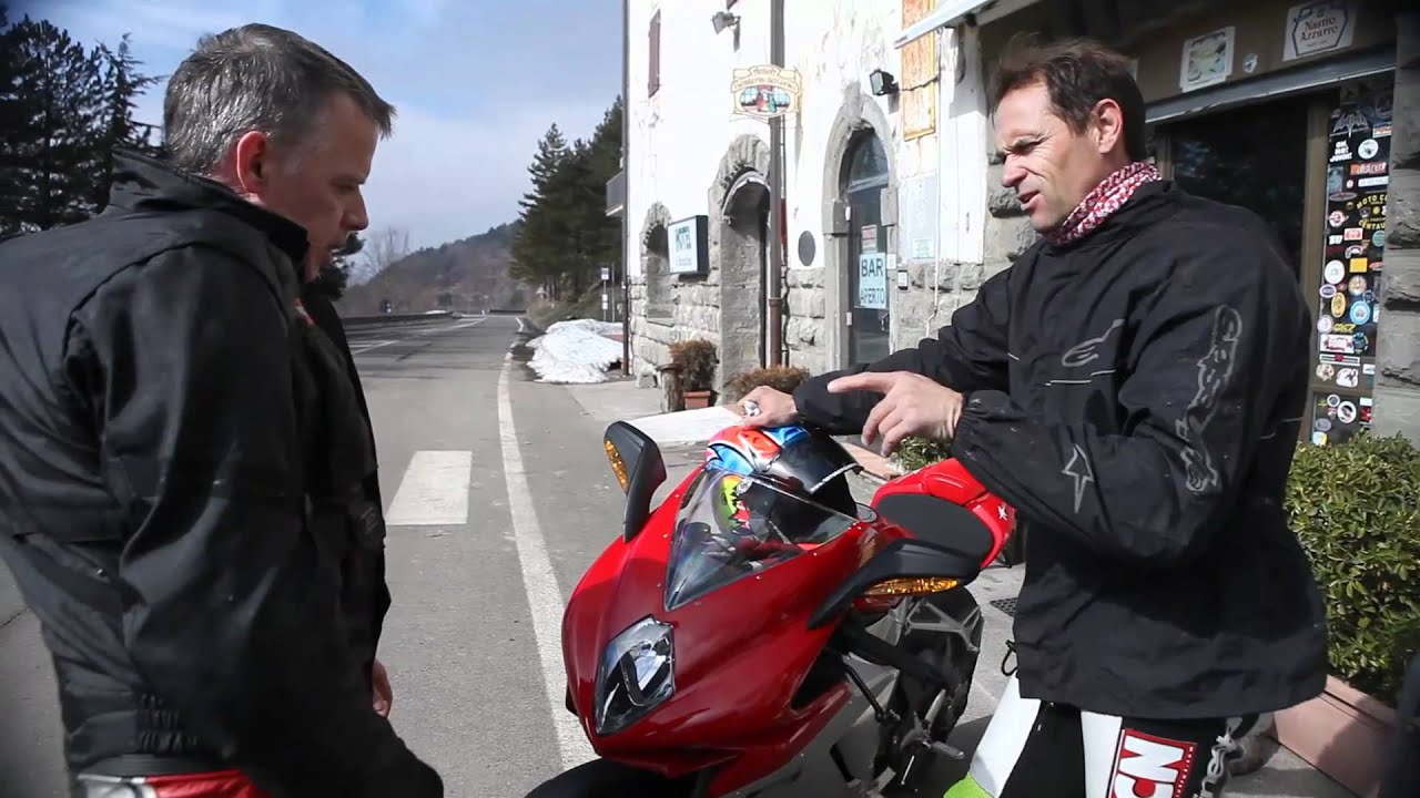 MV Agusta F3 vs Triumph Daytona 675R