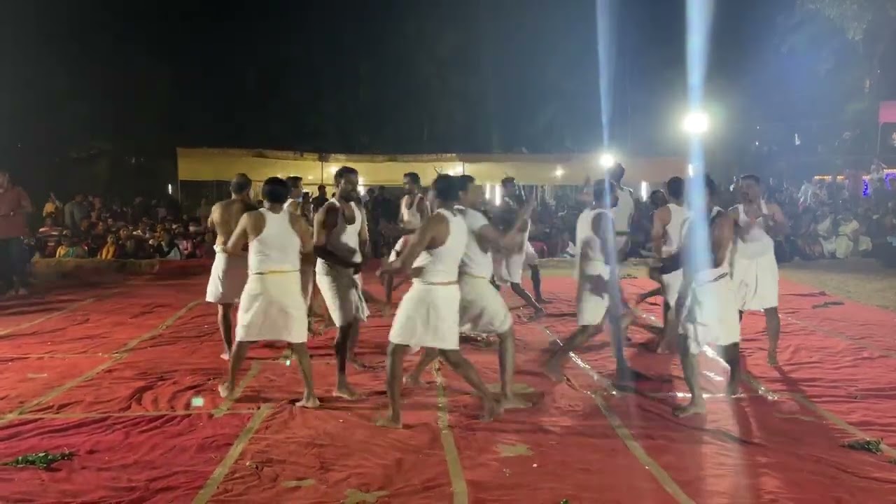 വിഷ്ണു മൂർത്തി കോൽക്കളി സംഘം അവതരിപ്പിച്ച കോൽക്കളി.