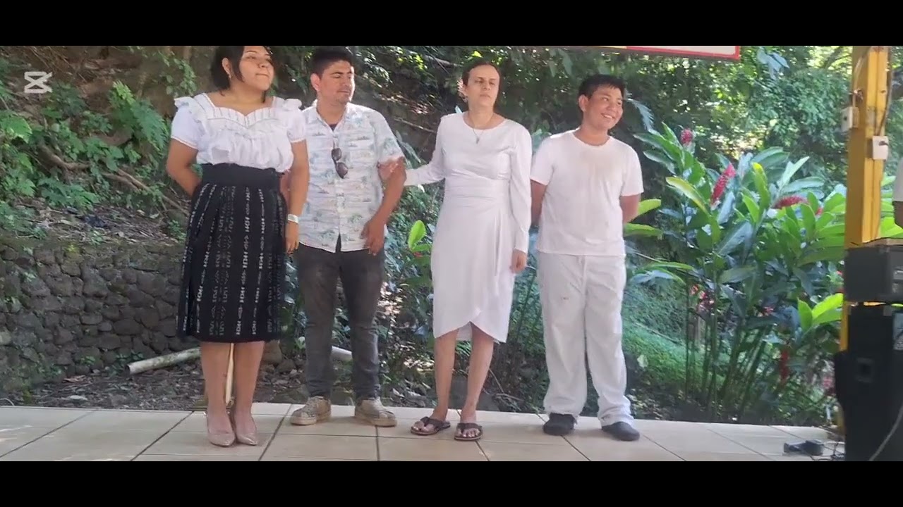 Gracias  a Dios por darle el privilegio  ami hija de bautizarse  🙏🙏😇😇