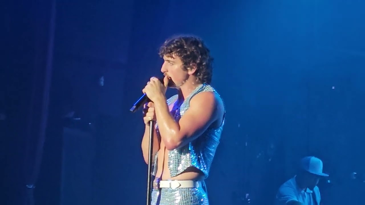 Benson Boone - Friend - Sideshow Lollapalooza 2025