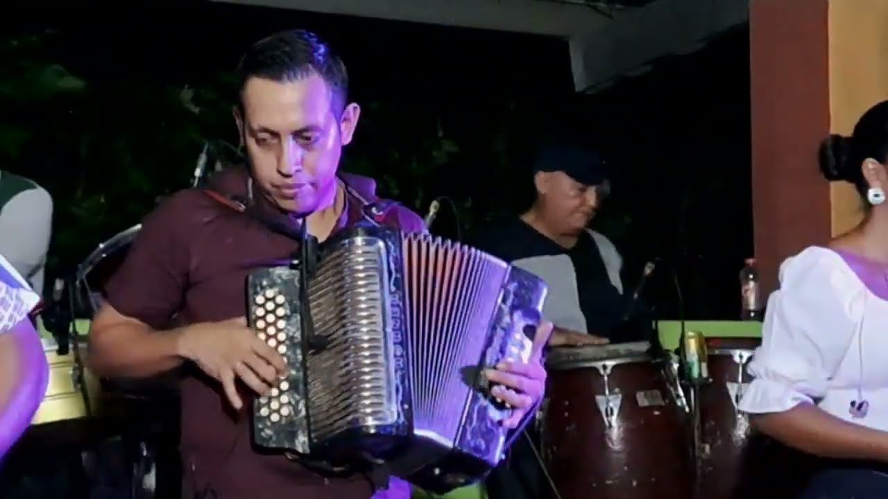 INOCENTE CHENTIN SANJUR Tema LOCO DE AMOR