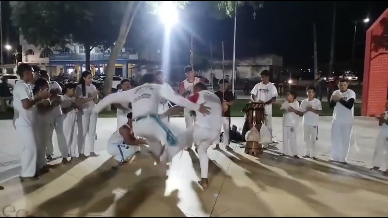Um jogo com dois grupos diferentes e foi um show 